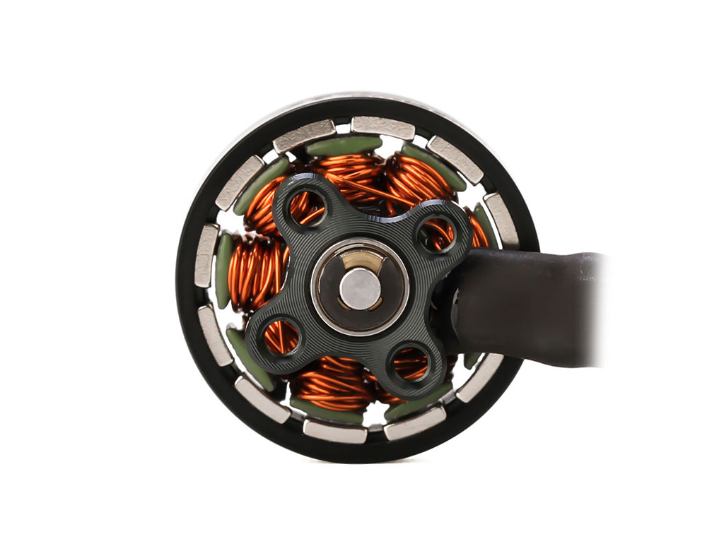 محرك T-motor F1404 3800KV 2900 - مراجعة Analog Fpv Camera وسعره