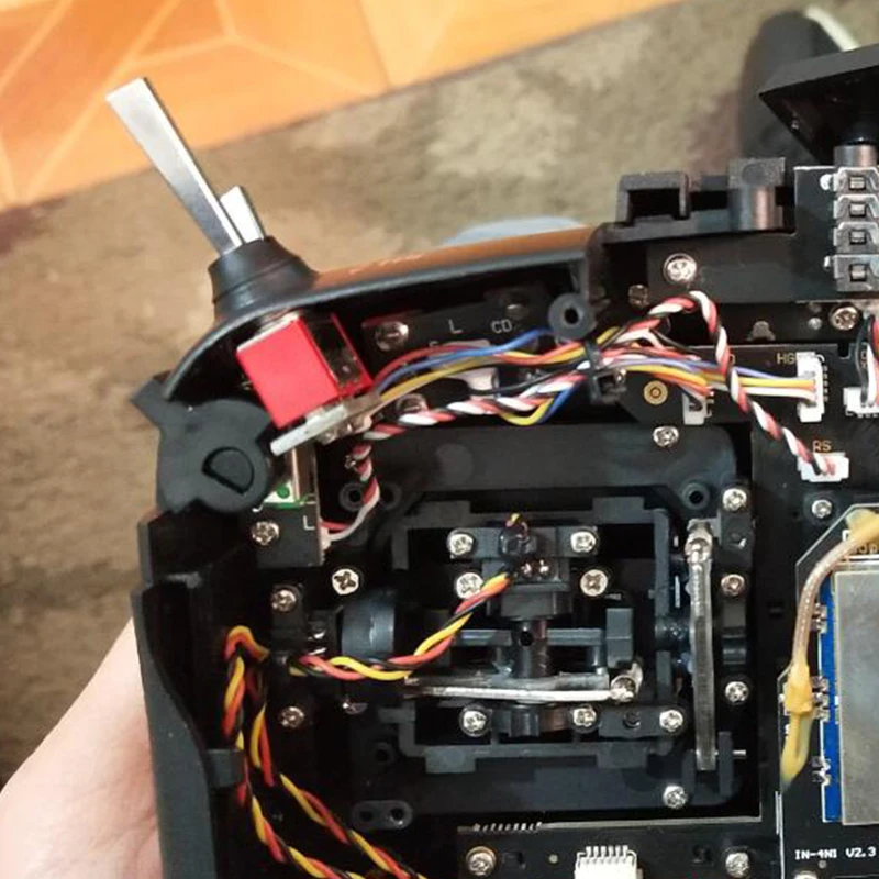 2 قطعة RC الارسال التبديل 2/3  - مراجعة Flysky Transmitter وسعره